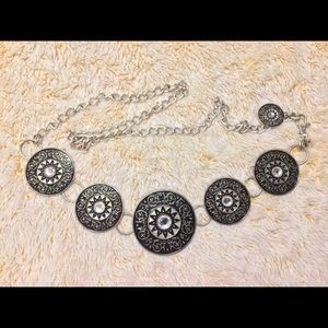 NWOT Chico’s scroll-embossed medallion chain belt